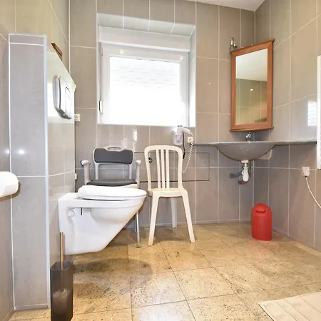 With Beautiful View On The Village 度假居 Varsberg